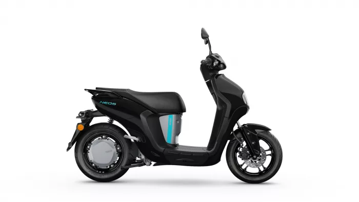 Side profile of a black Yamaha scooter with blue accents on a white background, showing the seat, handlebars, and wheels